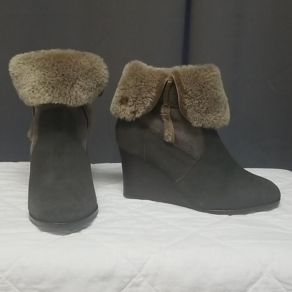 Emu Australia Anakie Sheepskin Shearling Booties - Picture 3 of 12